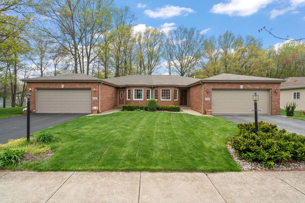 Photo of 1242 Griffin Lake Avenue, Chesterton, IN 46304 (MLS # 837883)