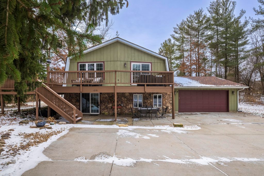 Photo of 1051 W 129th Avenue, Crown Point, IN 46307 (MLS # 832250)