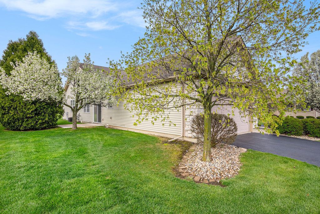 Photo of 12190 80th Place, Dyer, IN 46311 (MLS # 837748)