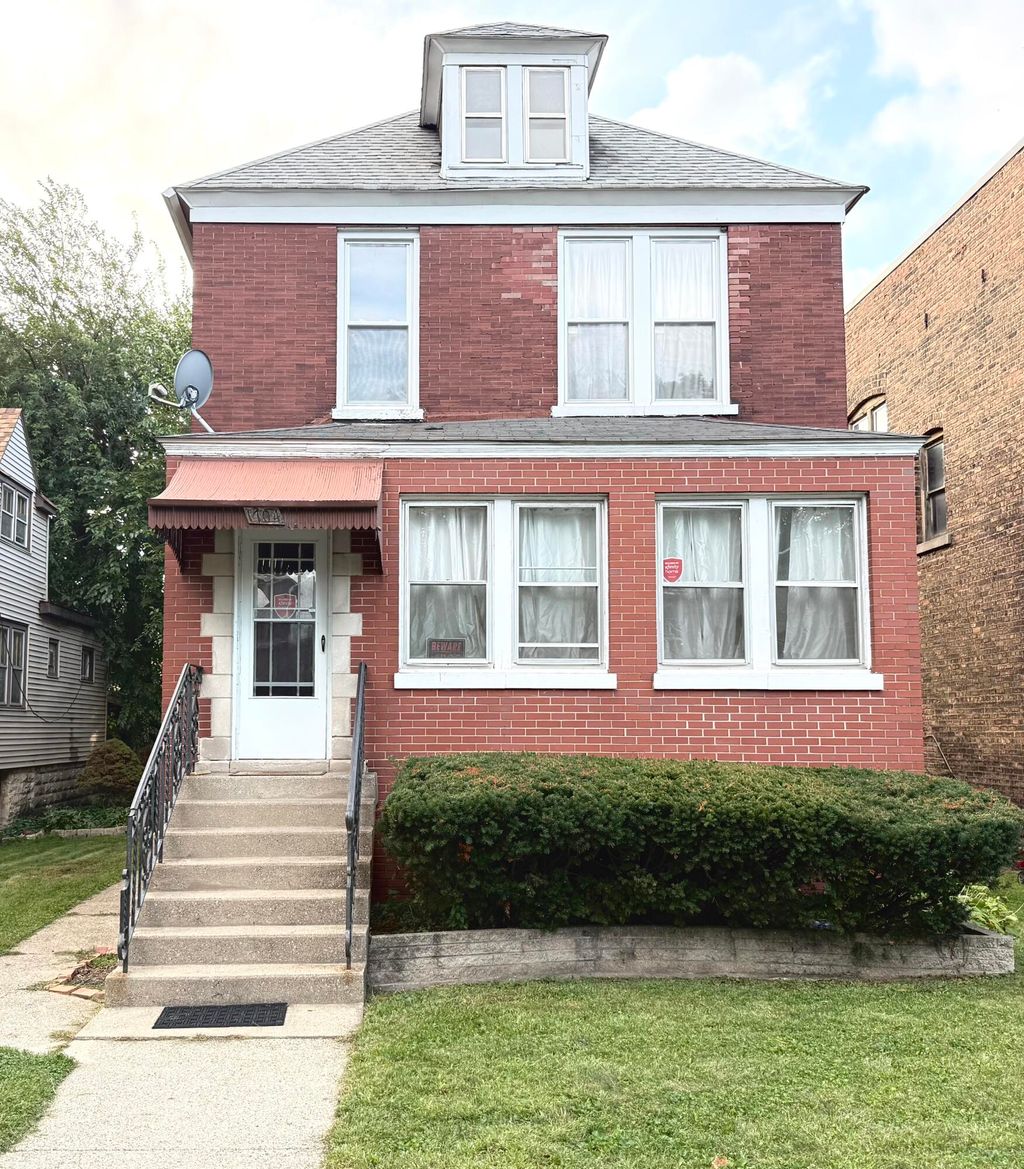 Photo of 1704 Central Avenue, Whiting, IN 46394 (MLS # 833322)