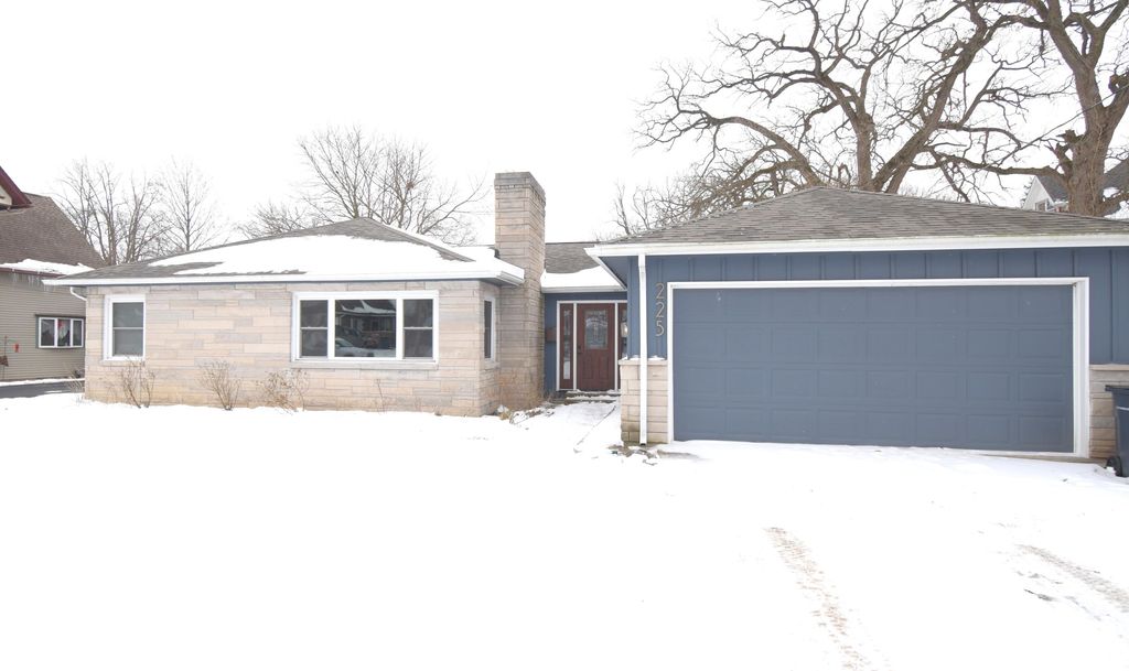 Photo of 225 W Grace Street, Rensselaer, IN 47978 (MLS # 833542)