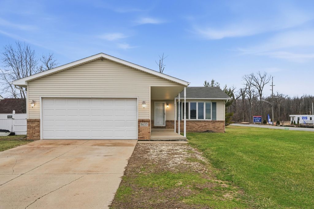 Photo of 5633 Brookview Avenue, Portage, IN 46368 (MLS # 835483)