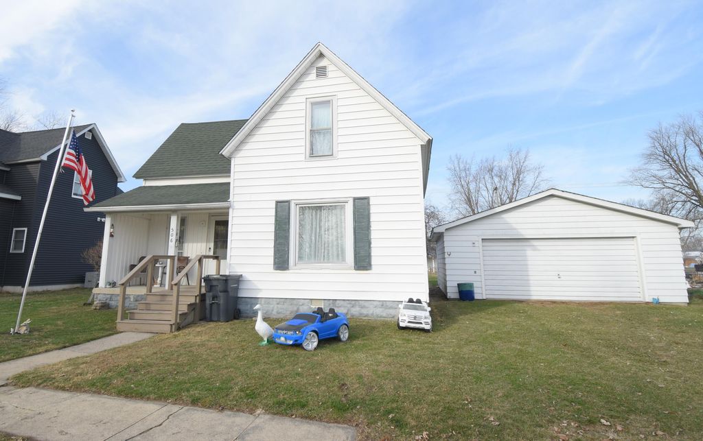 Photo of 506 E Elm Street, Rensselaer, IN 47978 (MLS # 832154)