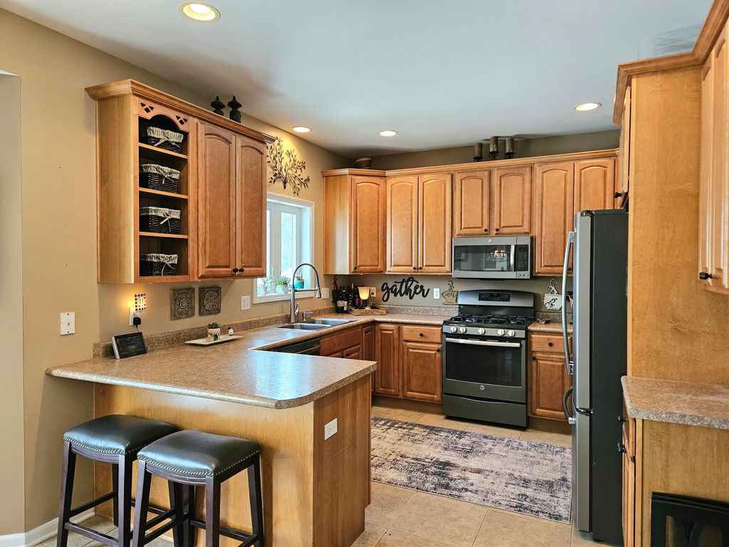 Photo of 12617 Pennsylvania Place, Crown Point, IN 46307 (MLS # 833811)