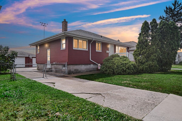 724 169TH ST, HAMMOND, IN 46324 - Image b6491ff4e0e3c6edcf37f7bfaa8fd89c/3817085654