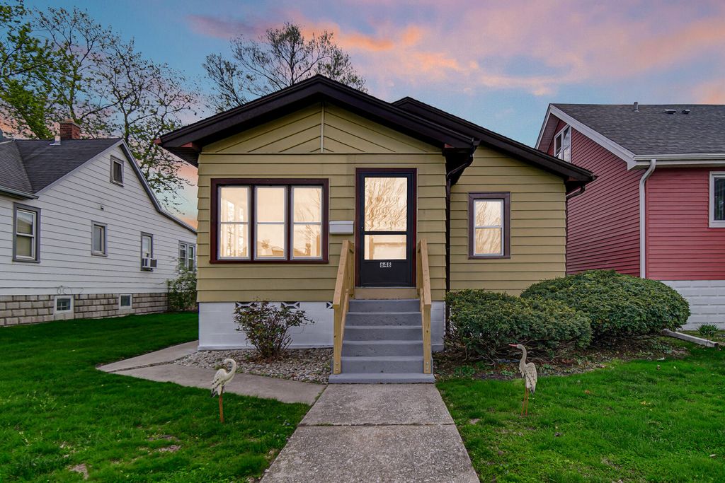 Photo of 648 Stewart Court, Whiting, IN 46394 (MLS # 837761)