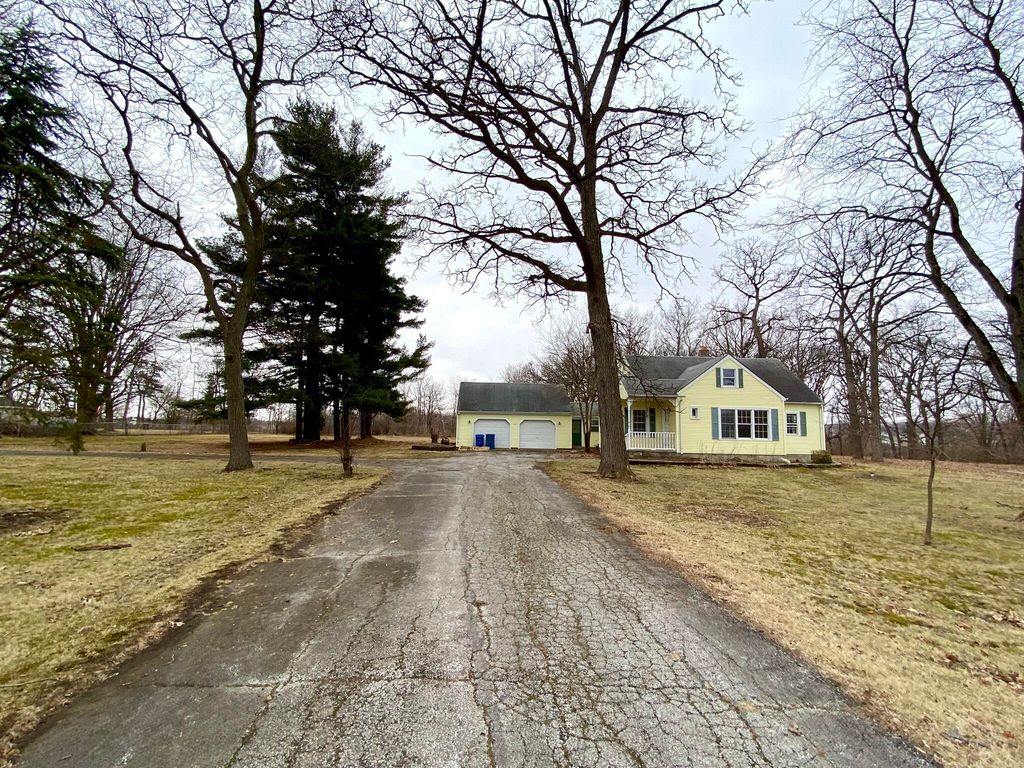 Photo of 111 E State Road 8, Crown Point, IN 46307 (MLS # 834495)