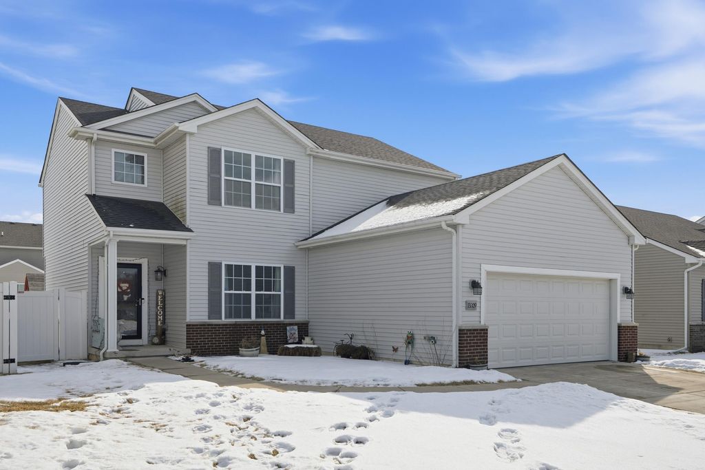 Photo of 13209 Roosevelt Place, Crown Point, IN 46307 (MLS # 833944)