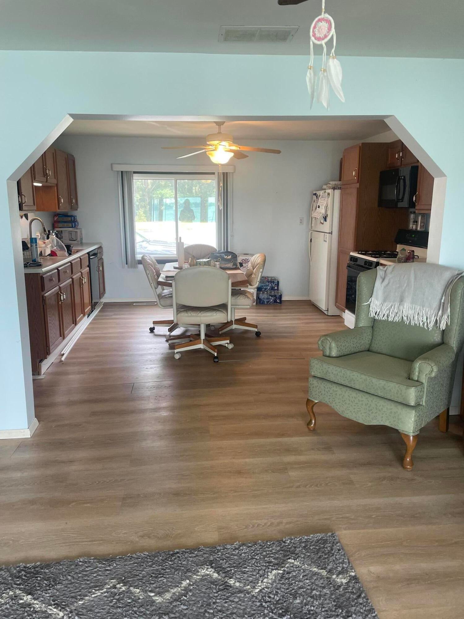 7707 Lake Shore Drive
