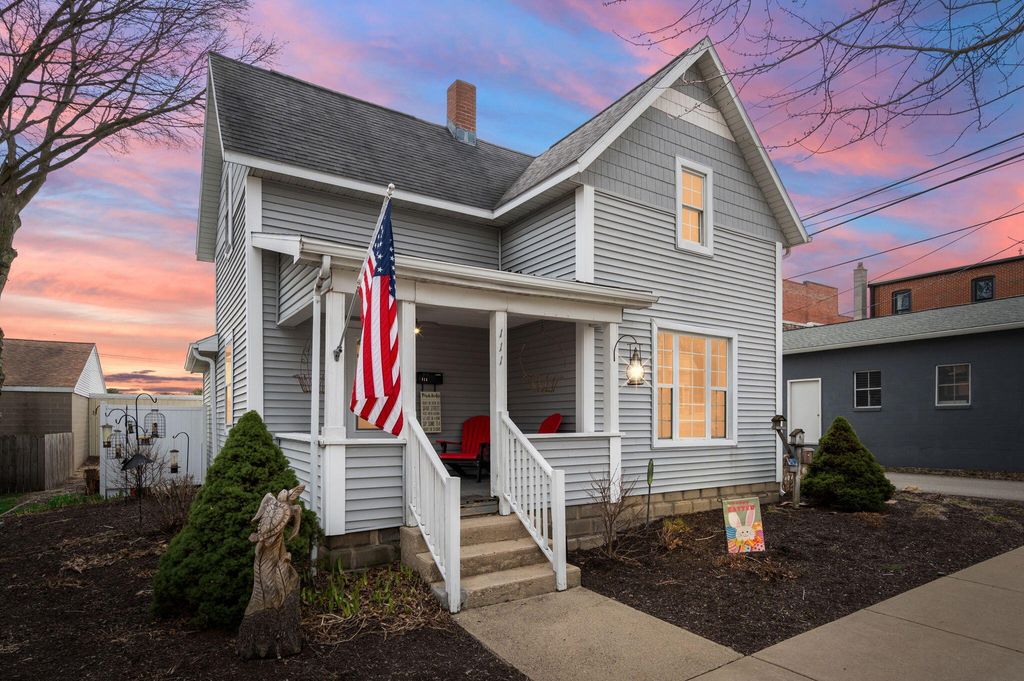 Photo of 111 E Washington Street, Culver, IN 46511 (MLS # 837161)