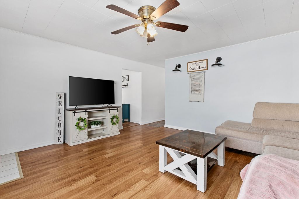 Photo of 1614 Vine Court, Hobart, IN 46342 (MLS # 832007)