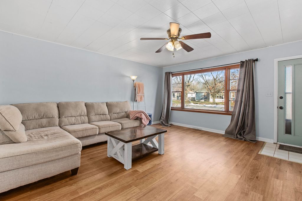 Photo of 1614 Vine Court, Hobart, IN 46342 (MLS # 832007)