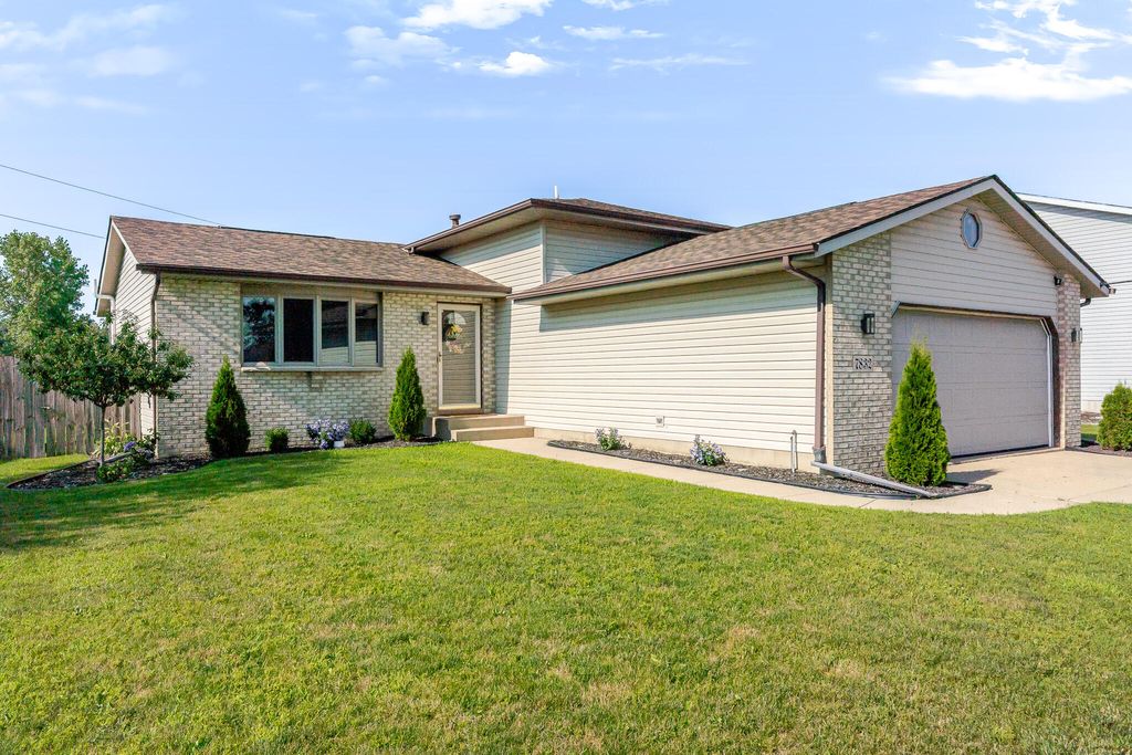Photo of 7832 Murrelet Street, Hobart, IN 46342 (MLS # 842350)