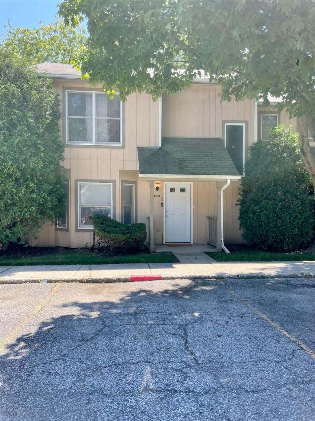 Photo of 6089 Pennsylvania Drive, Merrillville, IN 46410 (MLS # 831661)