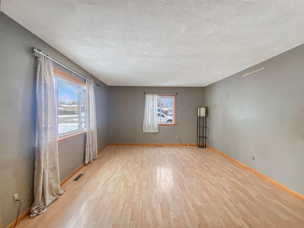 Photo of 703 N Glenwood Avenue, Griffith, IN 46319 (MLS # 831896)