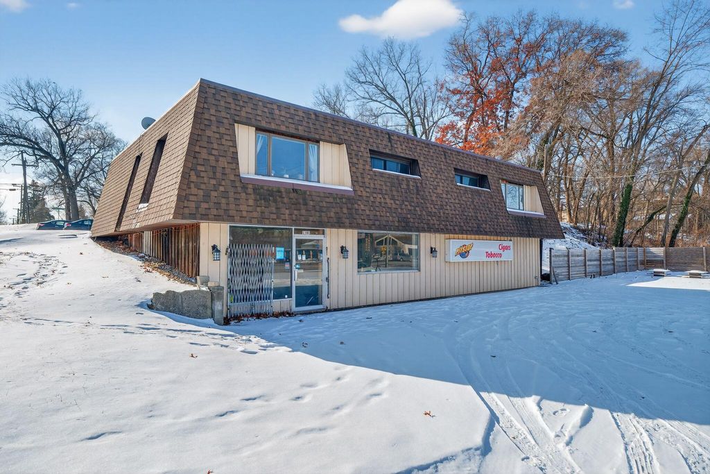 Photo of 1101 W Us Highway 30 Highway, Schererville, IN 46375 (MLS # 833687)