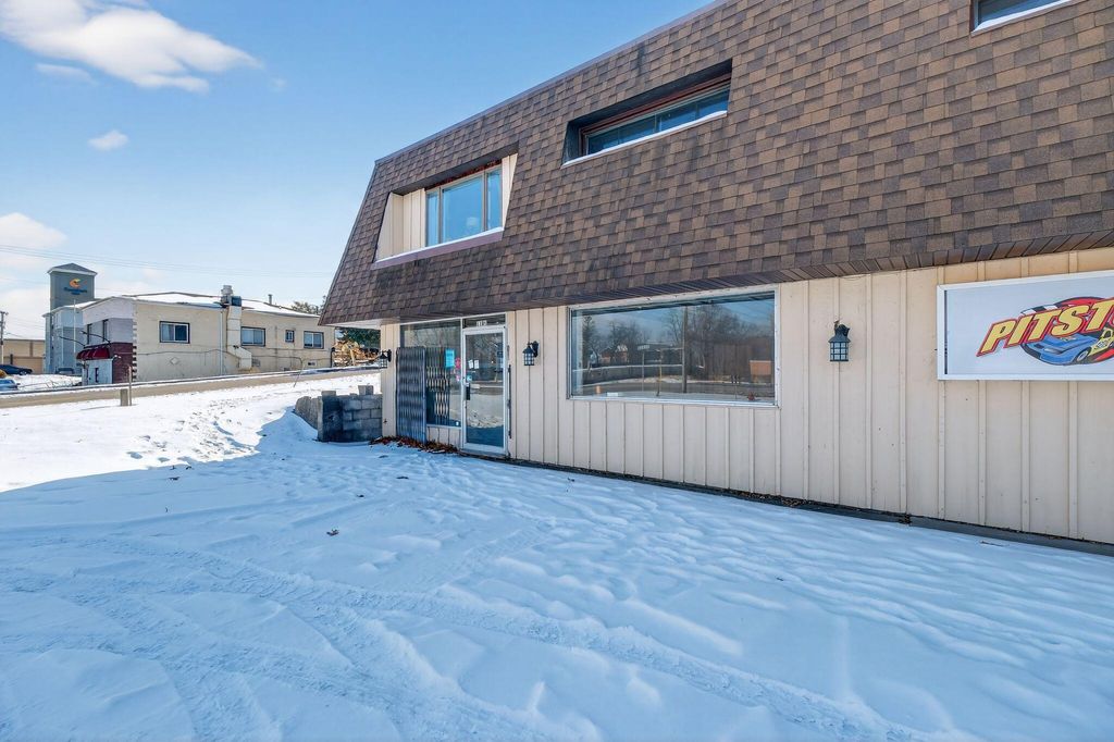 Photo of 1101 W Us Highway 30 Highway, Schererville, IN 46375 (MLS # 833687)