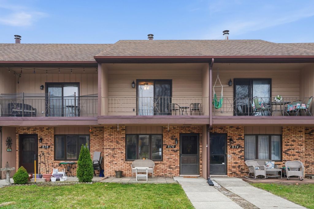 Photo of 876 Jordan Circle, Schererville, IN 46375 (MLS # 835240)