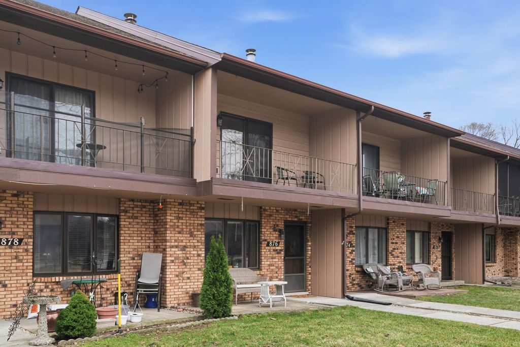 Photo of 876 Jordan Circle, Schererville, IN 46375 (MLS # 835240)