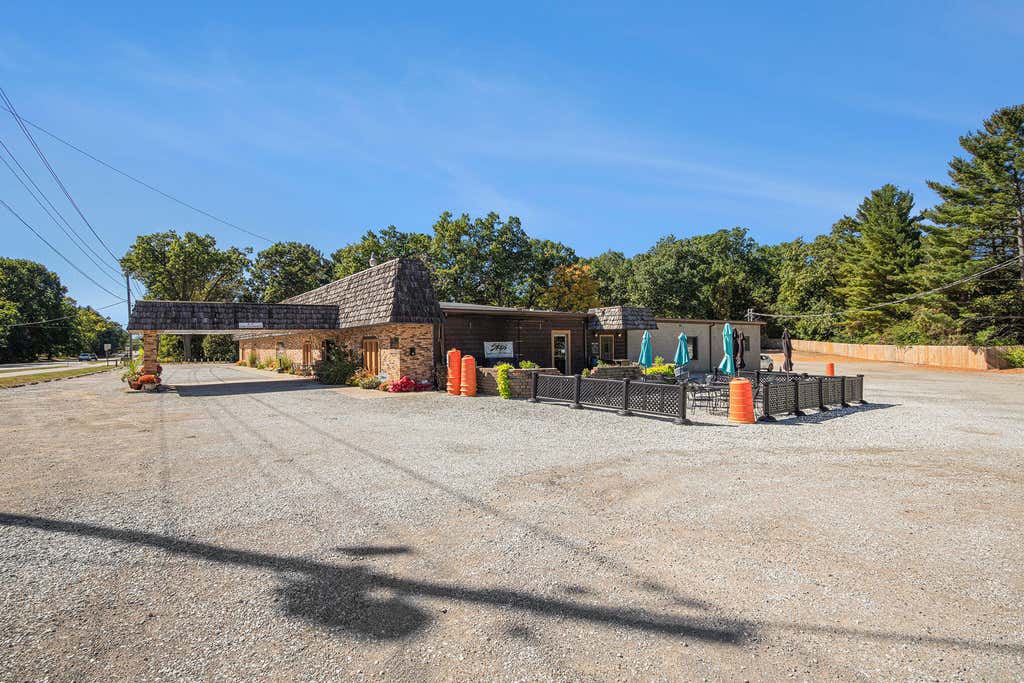 Photo of 16710 Lakeshore Road, Union Pier, MI 49129 (MLS # 841108)