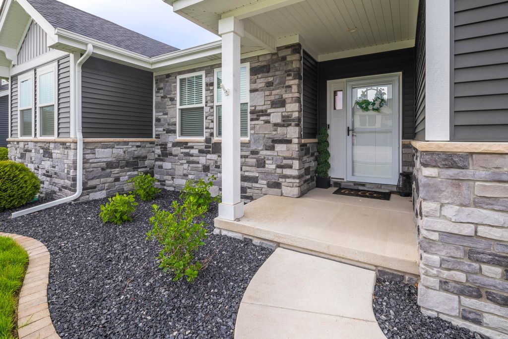 Photo of 14141 Slate Drive, Dyer, IN 46311 (MLS # 838572)