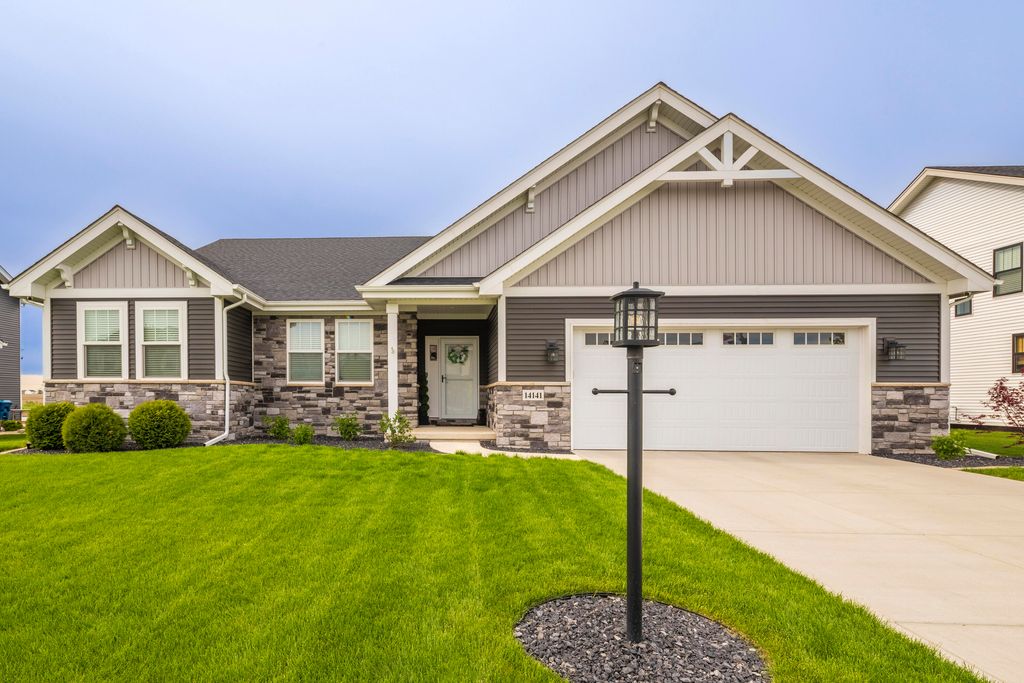 Photo of 14141 Slate Drive, Dyer, IN 46311 (MLS # 838572)