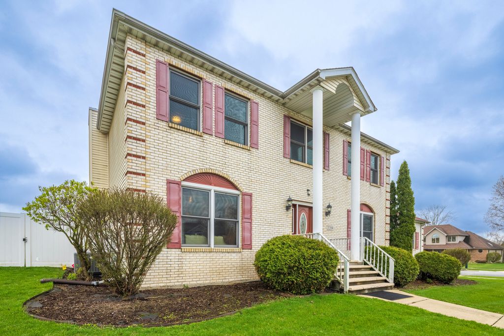 Photo of 2219 Ticonderoga Street, Schererville, IN 46375 (MLS # 837080)