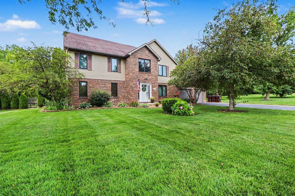 Photo of 11108 Oregon Lane, Crown Point, IN 46307 (MLS # 842005)