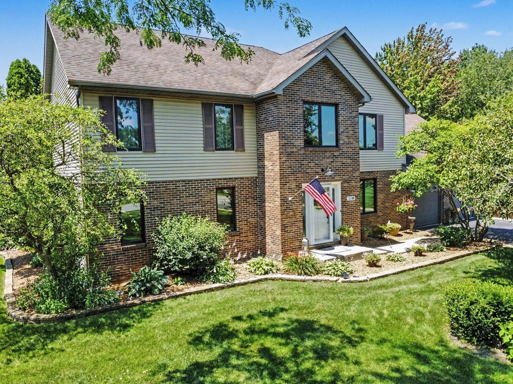 Photo of 11108 Oregon Lane, Crown Point, IN 46307 (MLS # 842005)
