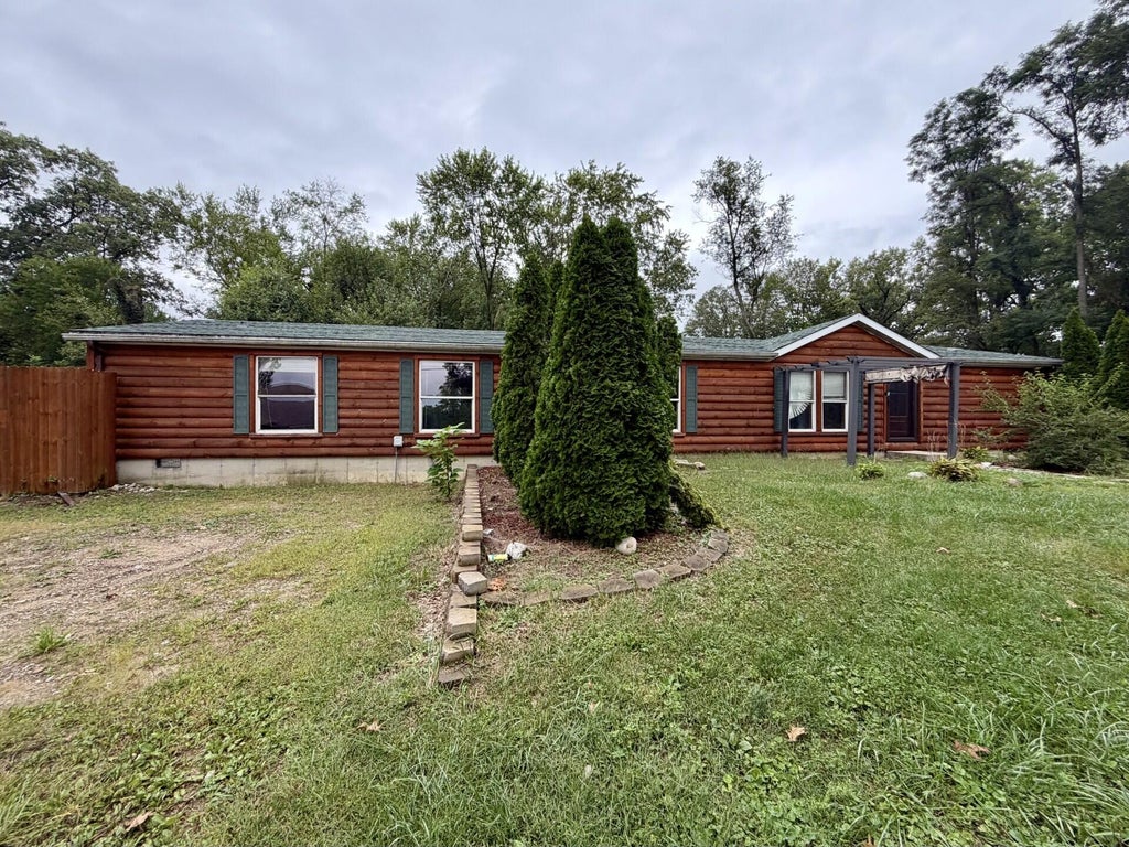 Photo of 419 Lakeside Drive, Walkerton, IN 46574 (MLS # 845872)