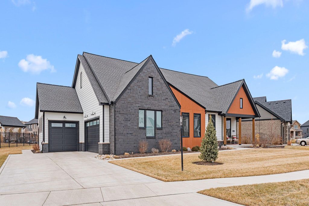 Photo of 13340 Redbud Drive, Saint John, IN 46311 (MLS # 834206)