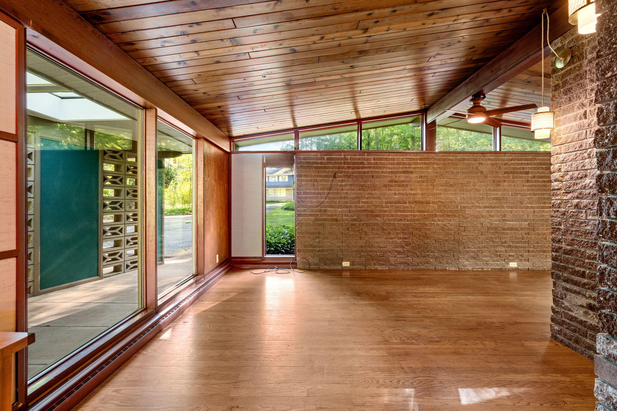 1952 Woodridge Circle
