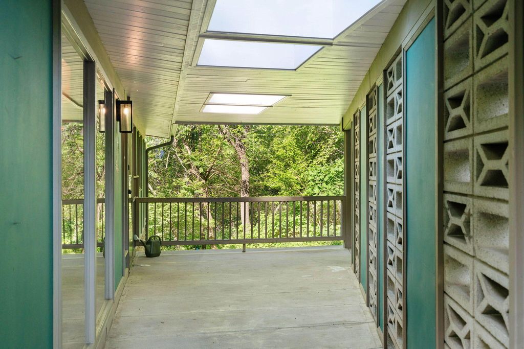 Photo of 1952 Woodridge Circle, Valparaiso, IN 46383 (MLS # 839731)
