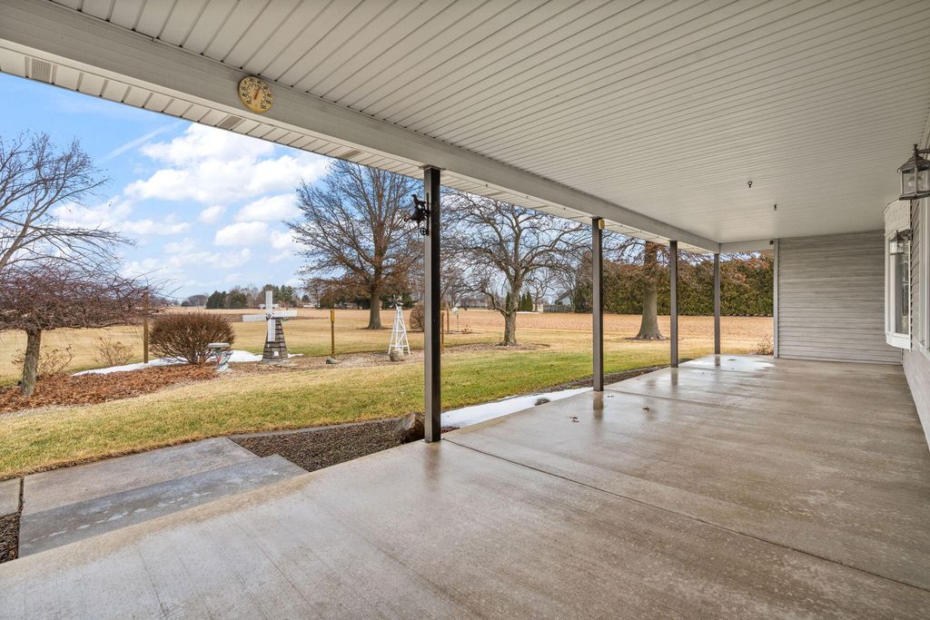 Photo of 181 E 600 S, Valparaiso, IN 46383 (MLS # 834126)