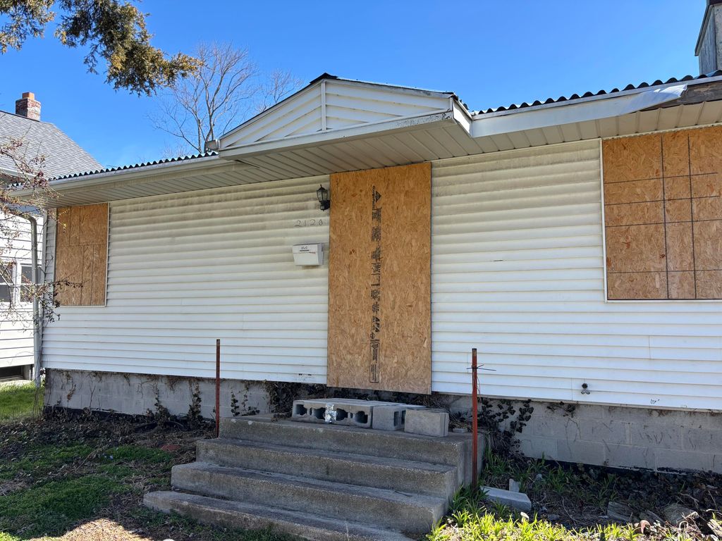 Photo of 2120 Ohio Street, Michigan City, IN 46360 (MLS # 836298)