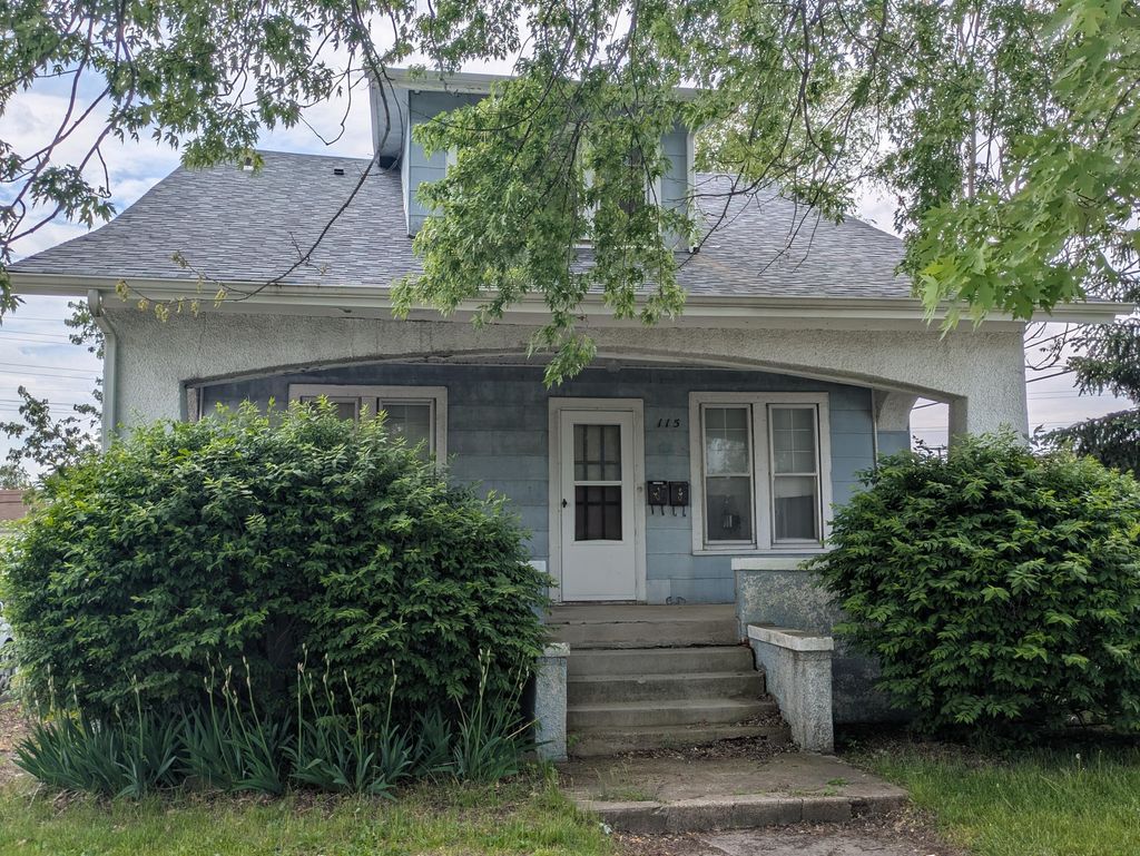 Photo of 115 Greenwood Avenue, Michigan City, IN 46360 (MLS # 839237)