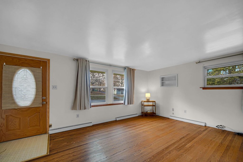 Photo of 7155 Carolina Street, Merrillville, IN 46410 (MLS # 831134)