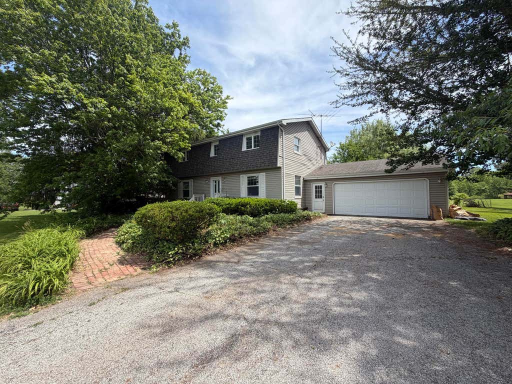 Photo of 505 N State Road 149, Valparaiso, IN 46385 (MLS # 840215)