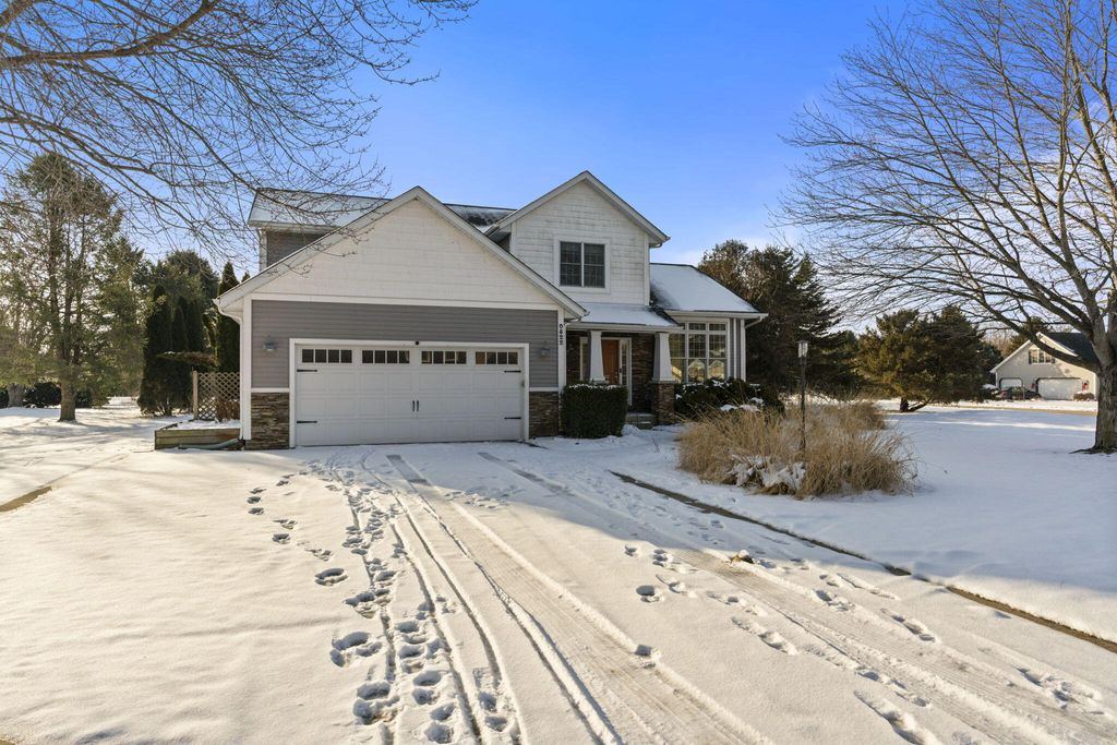 Photo of 822 E Remington Square, La Porte, IN 46350 (MLS # 832506)