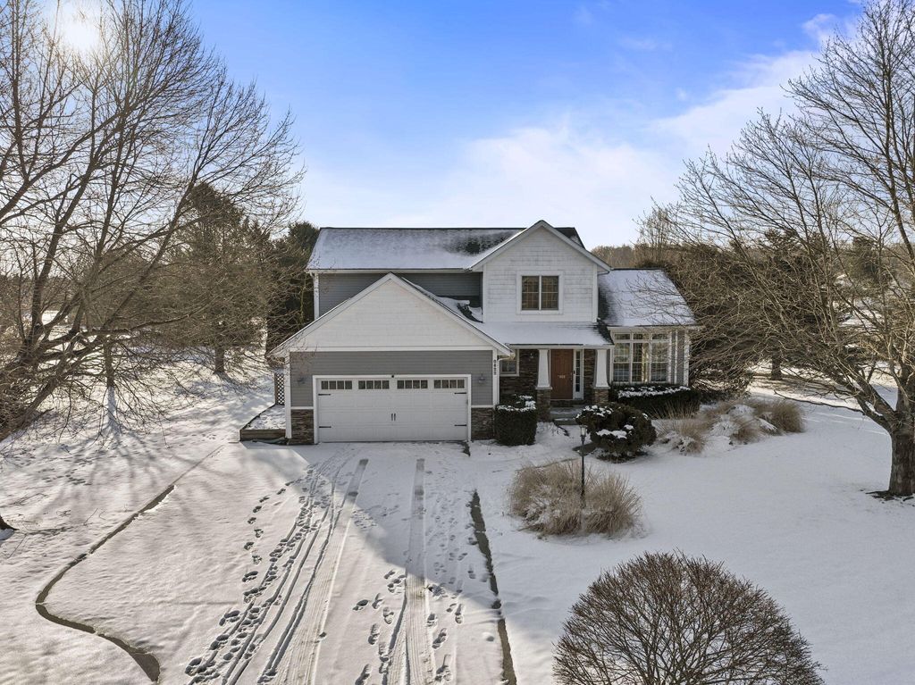 Photo of 822 E Remington Square, La Porte, IN 46350 (MLS # 832506)