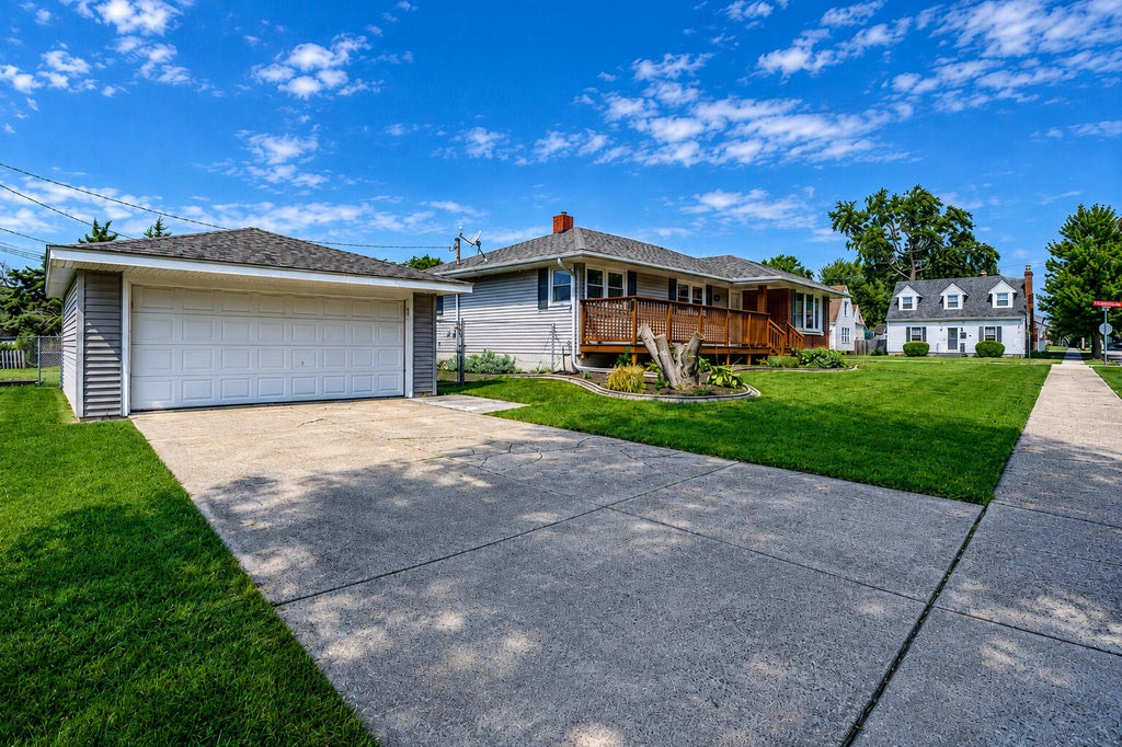 Photo of 8904 Parrish Avenue, Highland, IN 46322 (MLS # 844831)