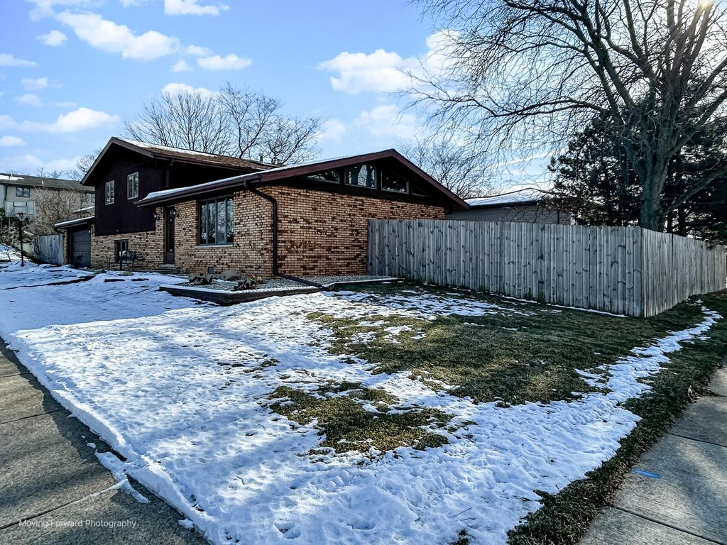 Photo of 940 Old Beach Road, Dyer, IN 46311 (MLS # 832133)