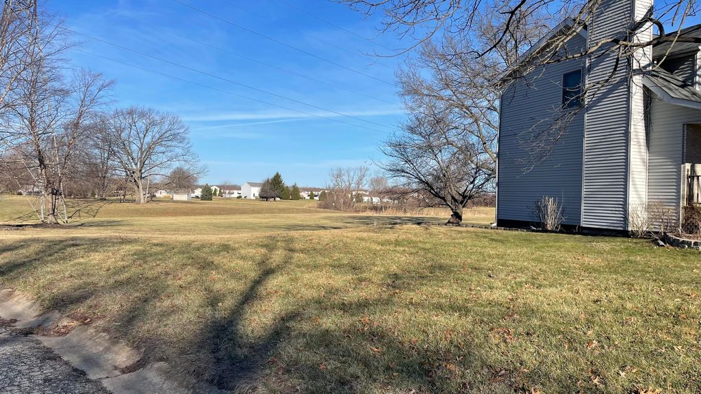 Photo of 780 Merganser Lane, Valparaiso, IN 46385 (MLS # 835252)