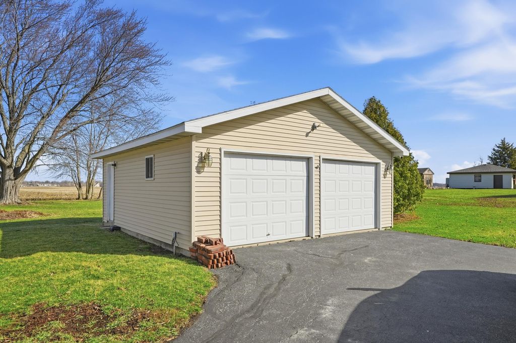 Photo of 8310 W 101st Avenue, Saint John, IN 46373 (MLS # 835549)