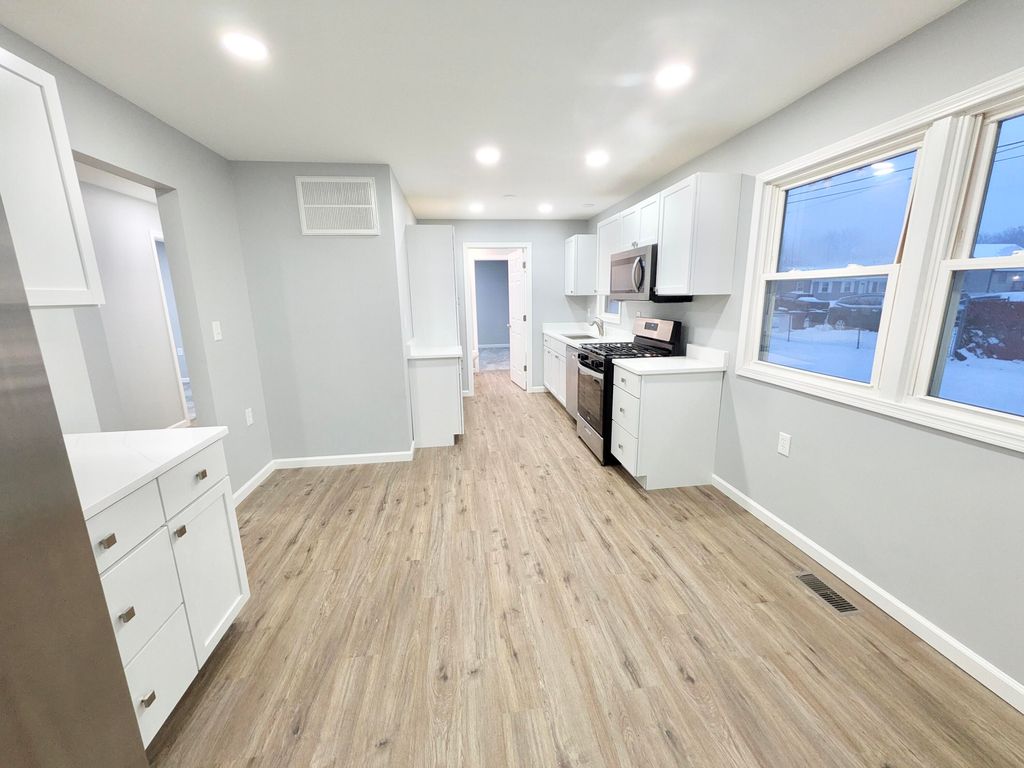 Photo of 382 Pinewood Drive, Valparaiso, IN 46385 (MLS # 831609)