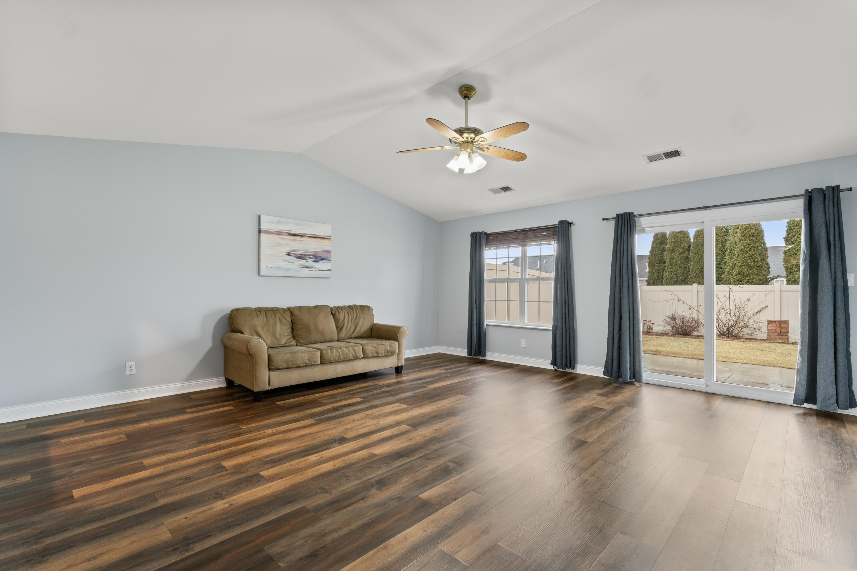 Schererville, Indiana 46375, United States, 2 Bedrooms Bedrooms, ,2 BathroomsBathrooms,Residential,Pending,84621