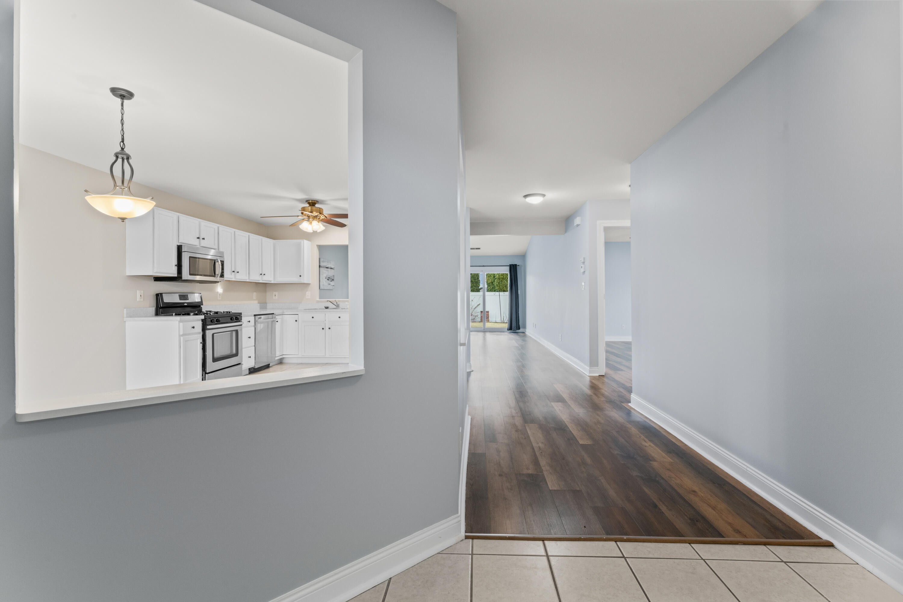 Schererville, Indiana 46375, United States, 2 Bedrooms Bedrooms, ,2 BathroomsBathrooms,Residential,Pending,84621