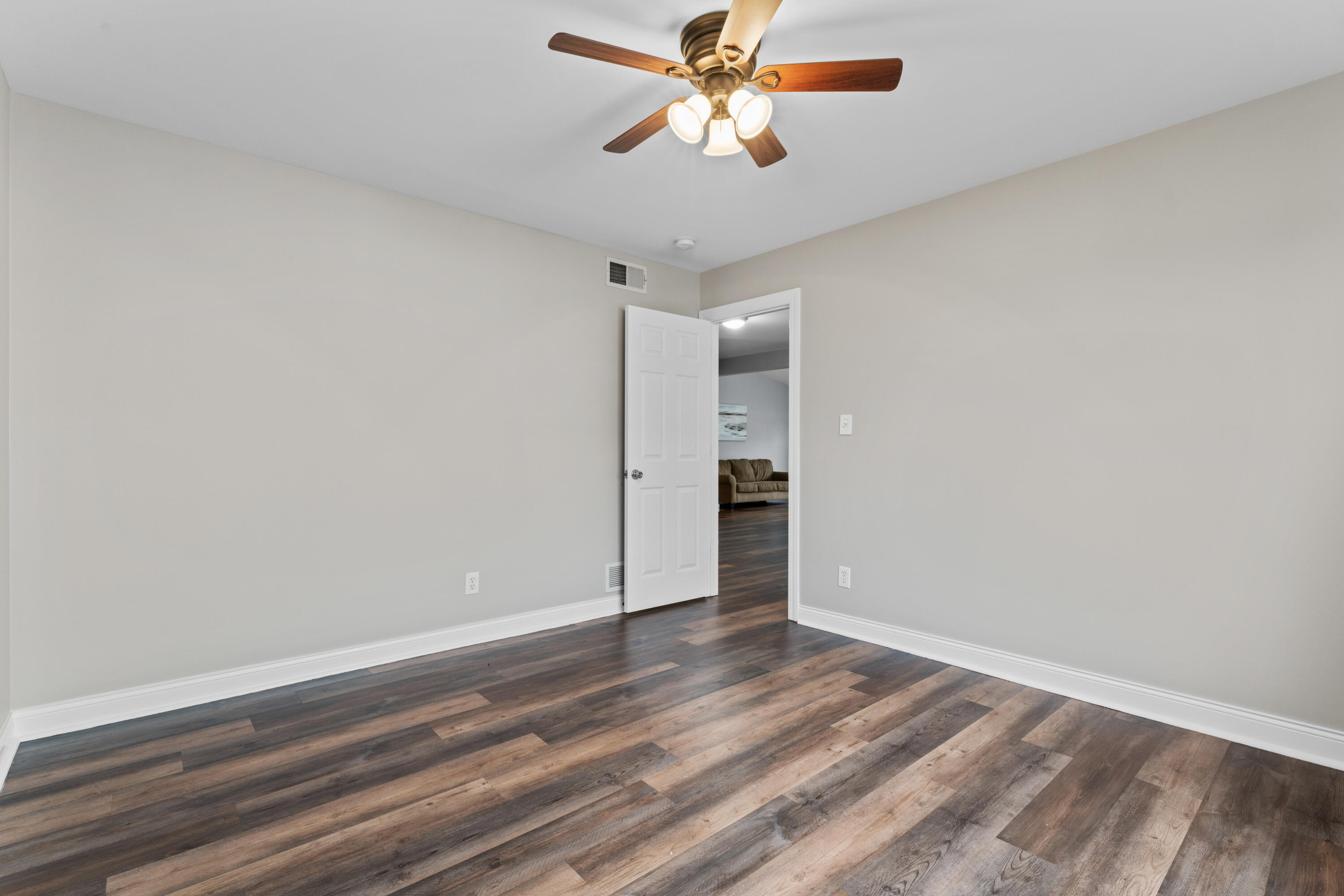 Schererville, Indiana 46375, United States, 2 Bedrooms Bedrooms, ,2 BathroomsBathrooms,Residential,Pending,84621