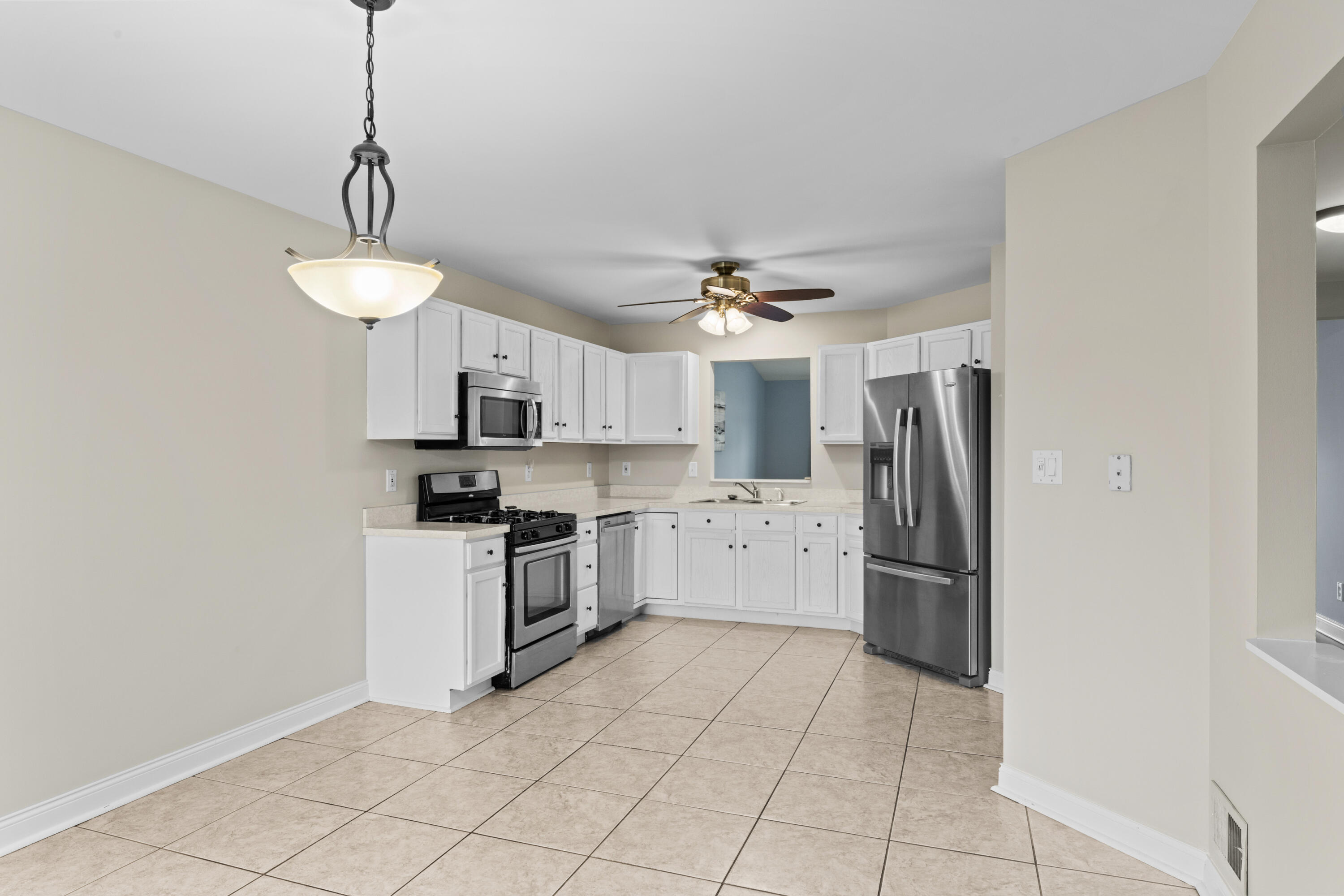 Schererville, Indiana 46375, United States, 2 Bedrooms Bedrooms, ,2 BathroomsBathrooms,Residential,Pending,84621