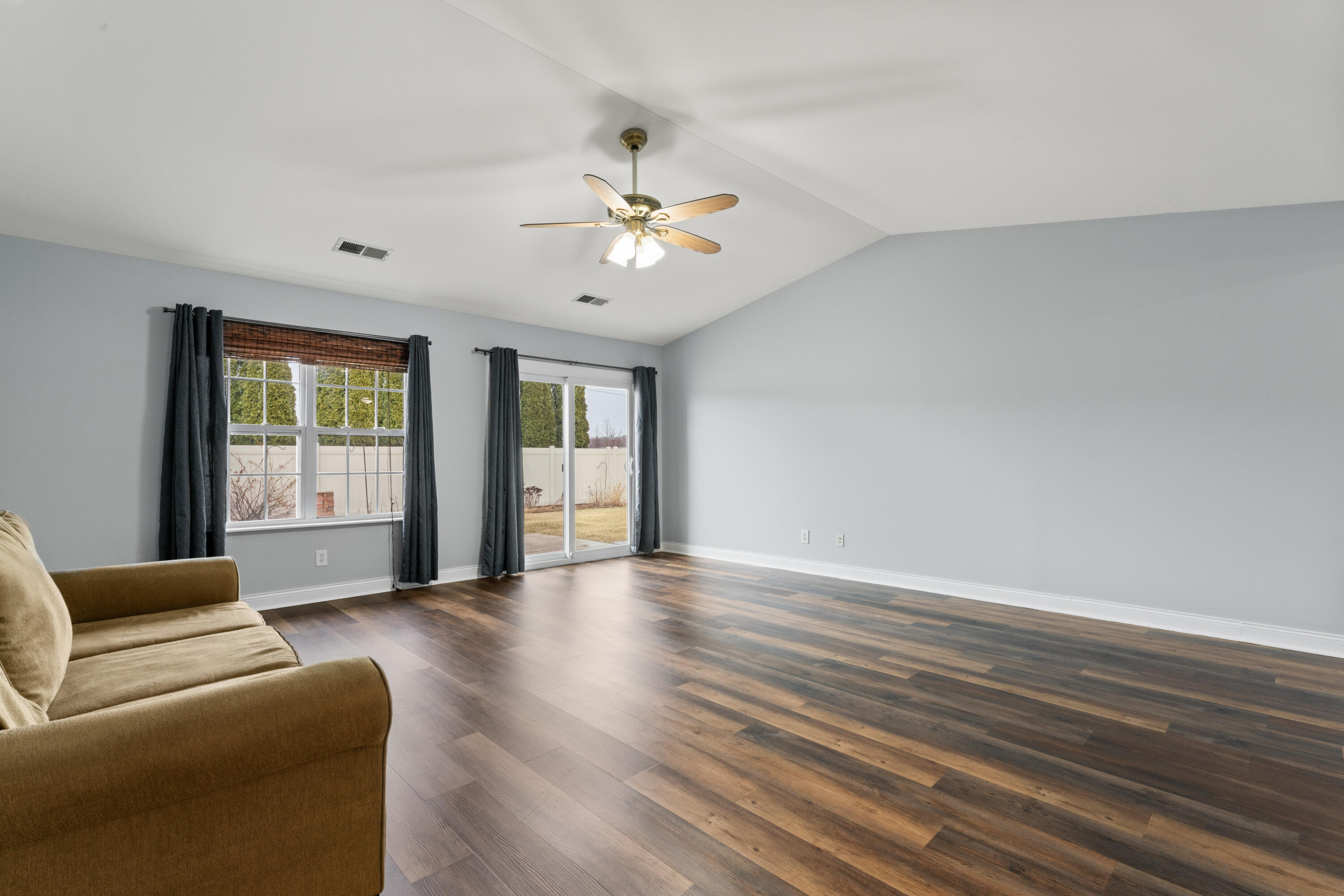 Schererville, Indiana 46375, United States, 2 Bedrooms Bedrooms, ,2 BathroomsBathrooms,Residential,Pending,84621